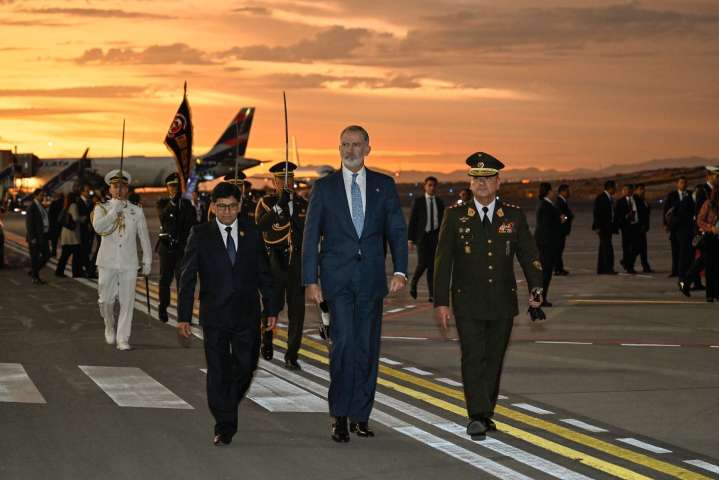 Perú despidió con honores al Rey Felipe VI de España, quien llegó para el X CILE