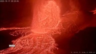 VÍDEO: Una nueva erupción en el volcán de Kilauea, en Hawái, lanza chorros de lava que alcanzan los 400 metros