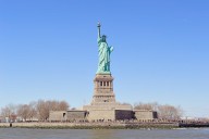 La Estatua de la Libertad cierra al público mientras dure el cierre gubernamental de EE. UU.
