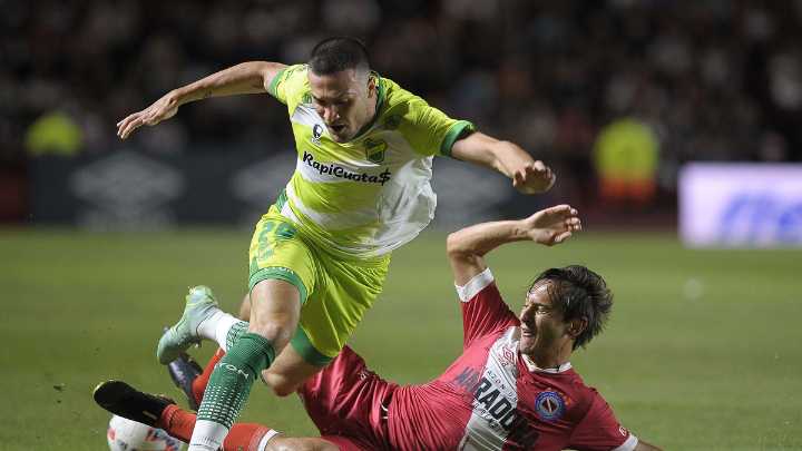 Defensa y Argentinos, duelo clave por los puestos de clasificación en Florencio Varela