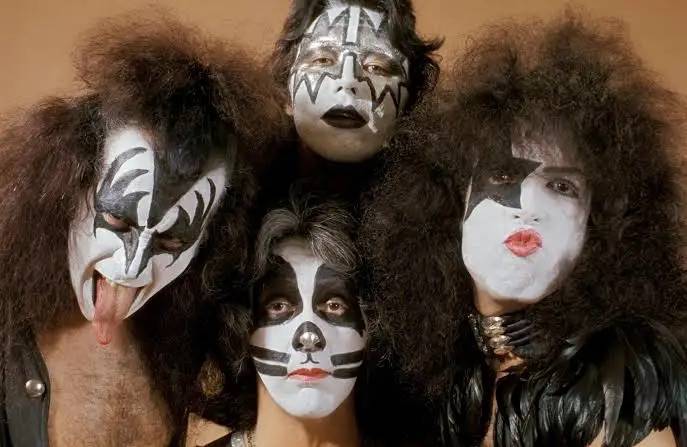 Murió famoso integrante de la banda Kiss