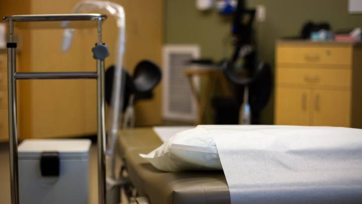 Judge tosses lawsuit challenging MO parental consent abortion law