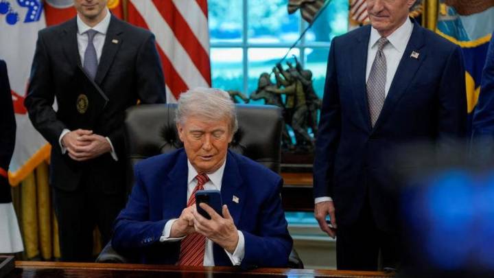 Trump hablará con Putin este jueves antes de su reunión el viernes con Zelenski centrada en los misiles Tomahawk