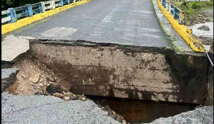 Colapsan puentes entre Sucre y Monagas por fuertes lluvias