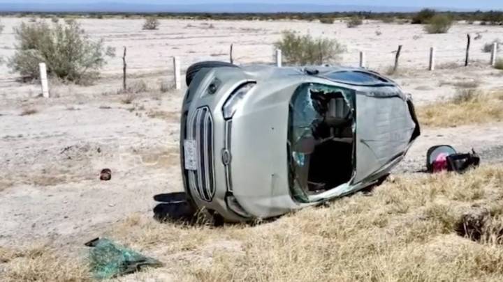 Dos mujeres fallecen tras sufrir volcadura en la carretera Saltillo