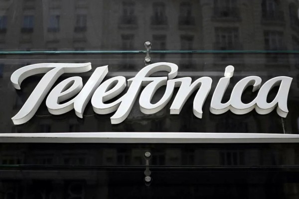 Alistan AMX y Entel oferta conjunta por Telefónica Chile