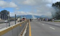 Al menos tres lesionados por la explosión de camión cargado de diésel en centro de México
