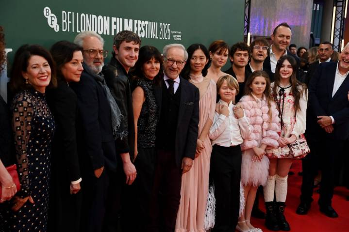 Steven Spielberg Introduces Chloé Zhao’s ‘Hamnet’ At LFF