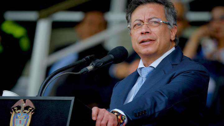 EE.UU. impuso sanciones financieras a Petro y a su familia