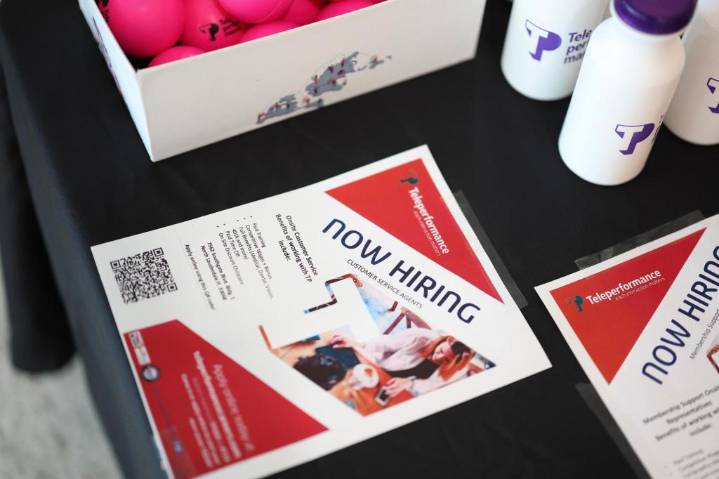 Economists are realizing the job market is cooling. Workers have known it for months