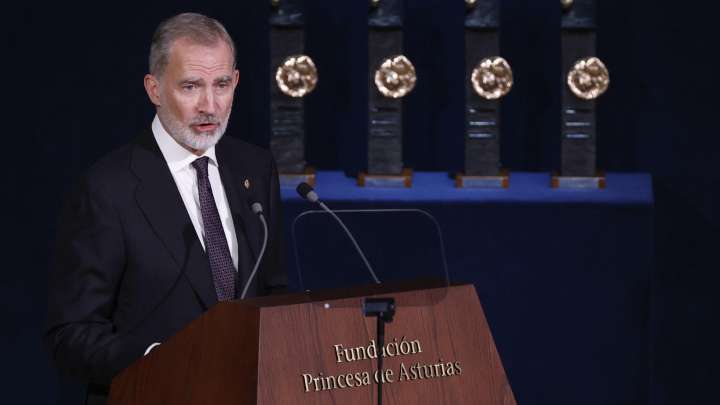 Felipe VI cede "espacio" a Leonor en los Premios Princesa y pide inculcar a quienes vienen detrás "los principios y valores por los que hemos luchado"