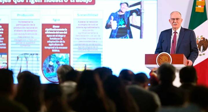 Sader y productores acuerdan aumento de 100 pesos por tonelada de maíz; agricultores alistan retiro de bloqueos