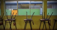 Desvinculados del sistema escolar bajan al mínimo desde que hay registro: 40.063 alumnos desertaron de 2024 a 2025