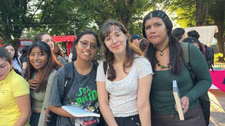 Celebran culiacanenses la ciudad intercambiando libros