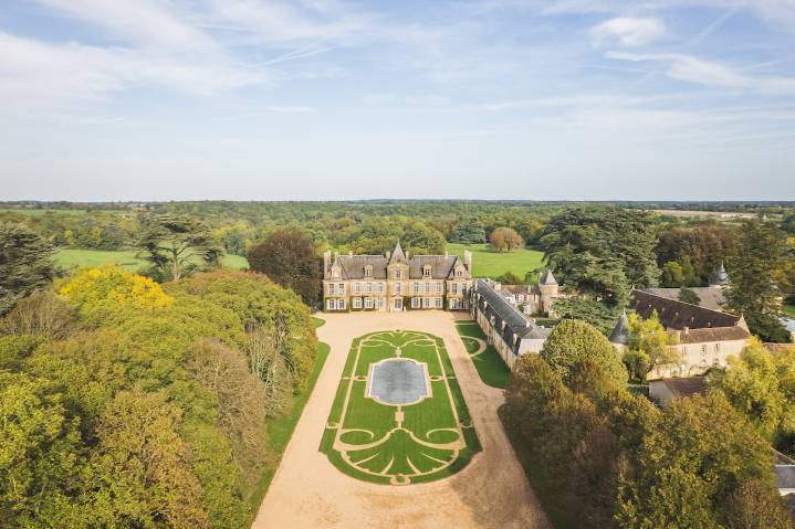 Las tres casas de la semana: un ‘château’ del siglo XVIII con caballos