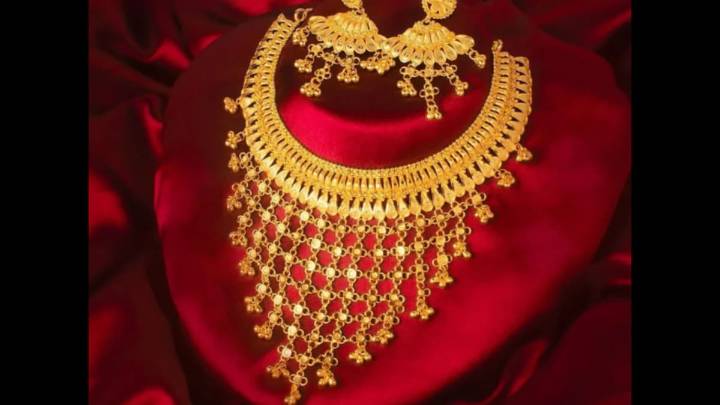 Gold And Silver Prices Set To Drop Soon, Say Experts