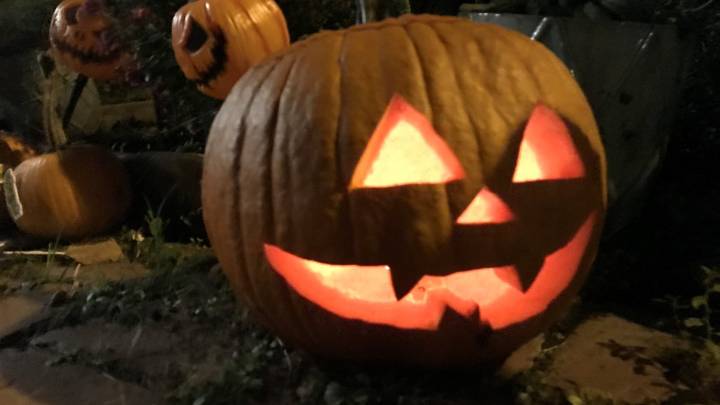 Here are some tips to keep trick-or-treaters safe on Halloween – NBC Connecticut