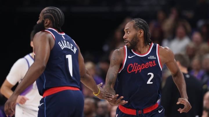 Fans flame Clippers on social media amid brutal 1st half vs. Jazz