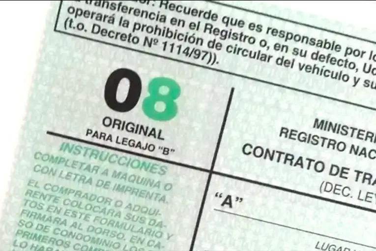 Condenan a escribana santafesina por certificar firmas falsas en transferencias de autos