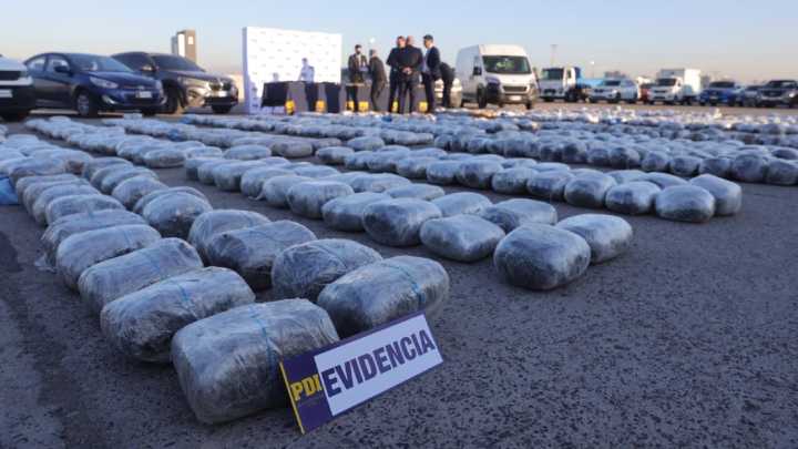 Megaoperativo PDI: Desarticulan banda criminal y decomisan una tonelada de droga