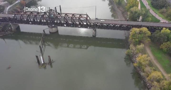 Sacramento's I Street Bridge to close for 10 days this month for siding repairs