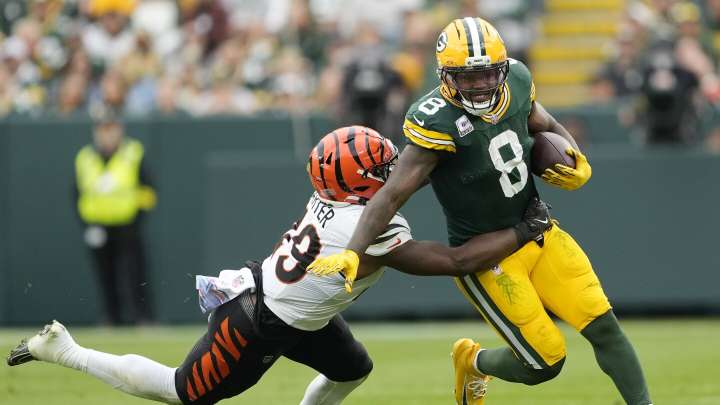 Josh Jacobs scores second rushing TD, Packers lead Bengals 17