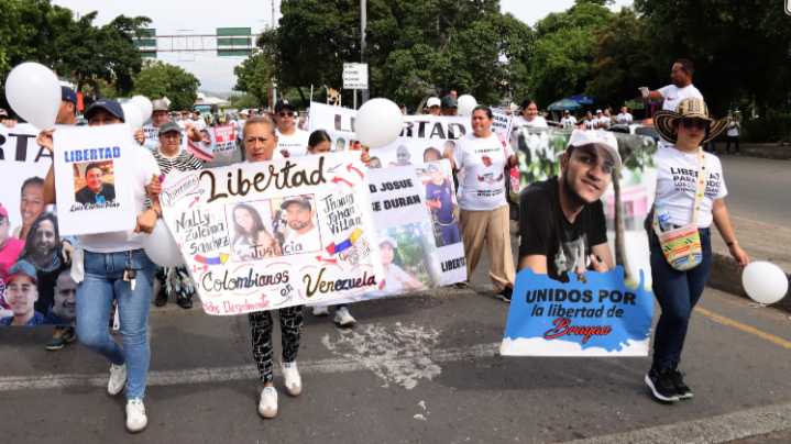 Familiares de colombianos detenidos en Venezuela amenazan con cerrar la frontera en Cúcuta