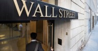 Cierra Wall Street a la baja después de que la Fed no garantizara otro recorte de tipos