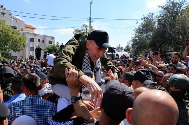 Factbox-Who are the Palestinians held in Israeli jails?