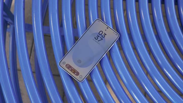 Last chance! Score $200 OFF the compact Galaxy S25 before Prime Day ends