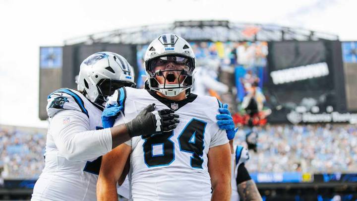 Late-round rookies make key plays late in comeback win over the Dolphins