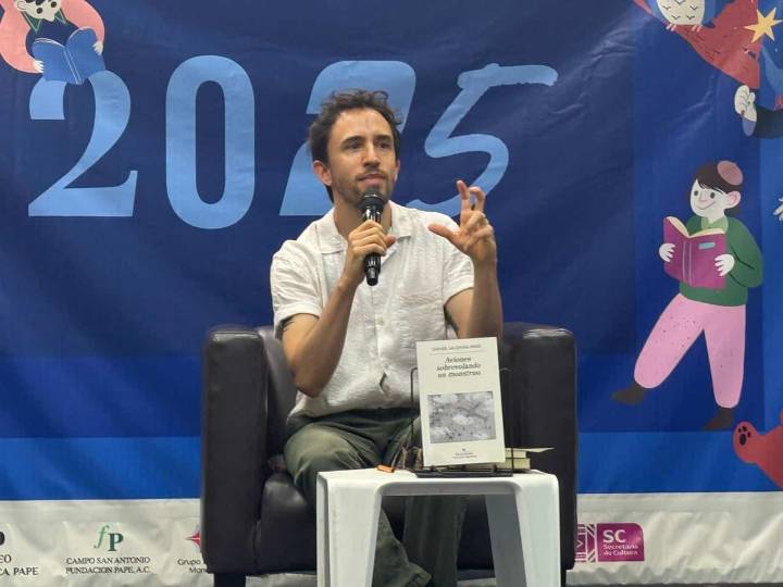 Feria del Libro Harold R. Pape recibe a Daniel Saldaña París y su obra literaria