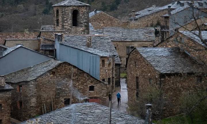 ¿Se puede comprar una casa por 1€ en España? Una tendencia heredada de Italia