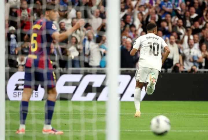 Pasa Real Madrid sobre el Barcelona y consolida liderato