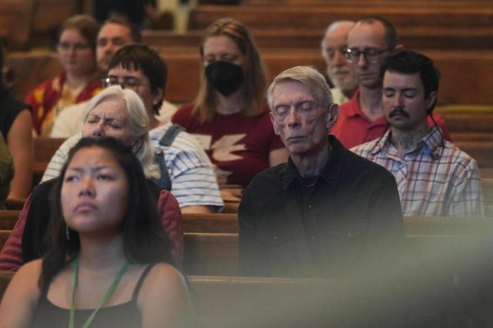Young adults turn to Quakers’ silent worship to offset