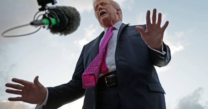 Donald Trump Begs Supreme Court to Let Him Go to War With Chicago