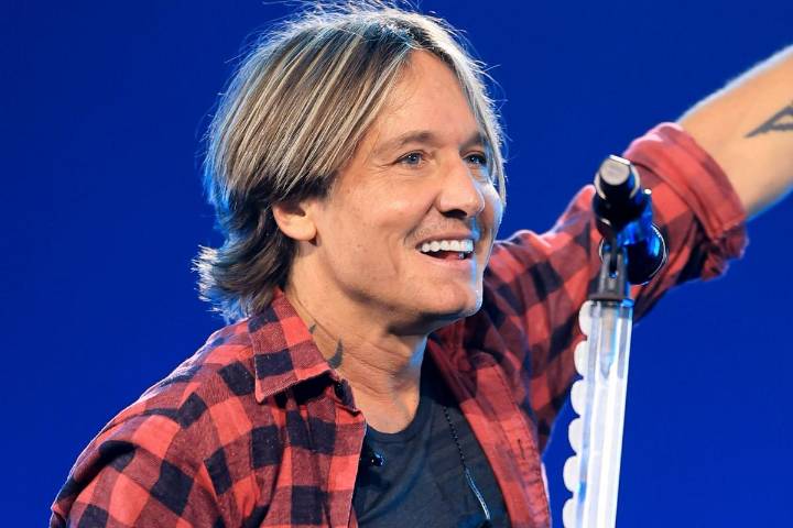 Watch Keith Urban Add a New Lyric to 'You'll Think of Me'