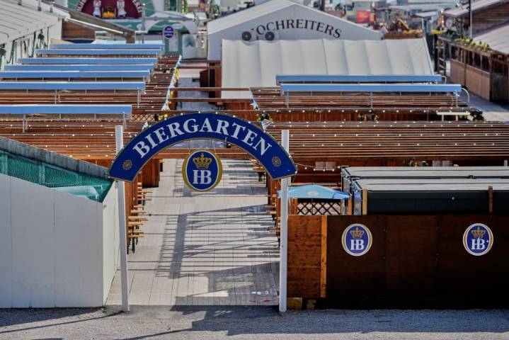 Police say security sweep ends and Oktoberfest is reopening after bomb threat