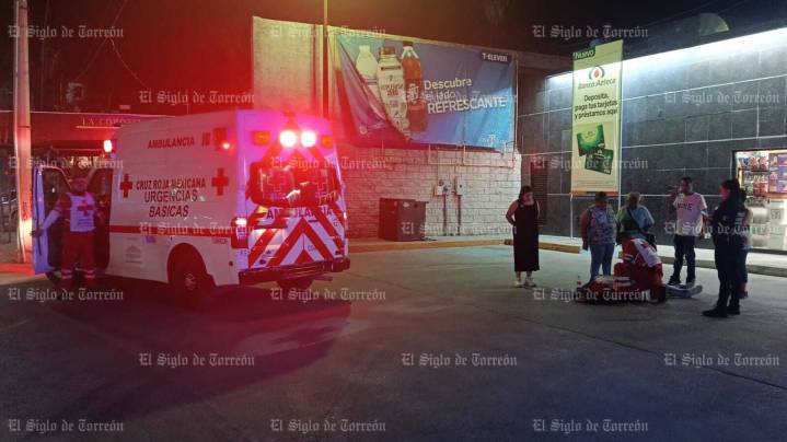 Mujer resulta lesionada tras ser atropellada en el Centro de Torreón
