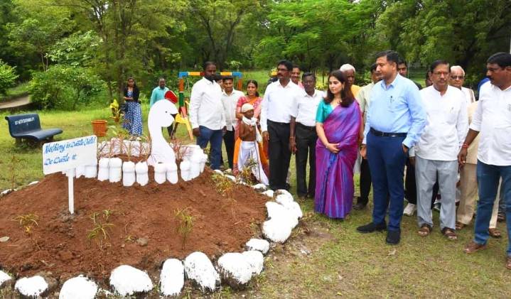 Collector Rajarshi Shah inaugurates Waste to Wonder exhibition by Adilabad municipal staff