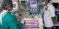 Una bebé recién nacida fue enterrada viva y el motivo podría haber sido su género: “Vi una pequeña mano sobresaliendo de la tierra”