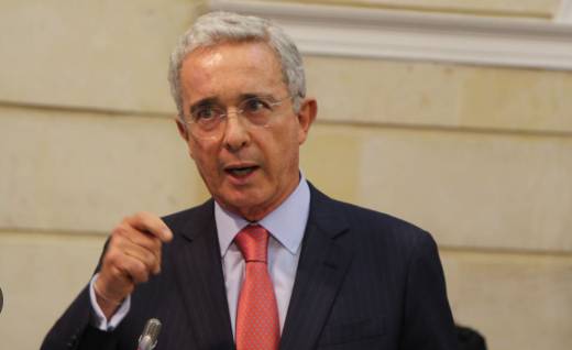 Uribe retoma el tablero electoral: la estrategia para ser jefe moral del 2026