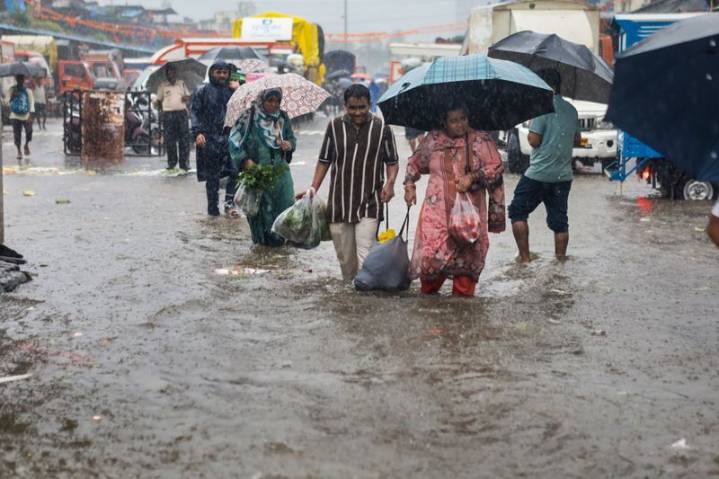 Maha announces Rs 31K-crore package for flood