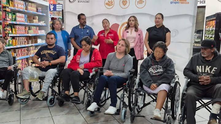 Entregan sillas de rueda para mejorar la movilidad de las personas en Jacona