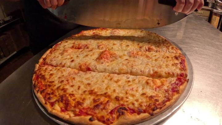 North Texas restaurants offer free meals for kids as families prepare to lose SNAP benefits