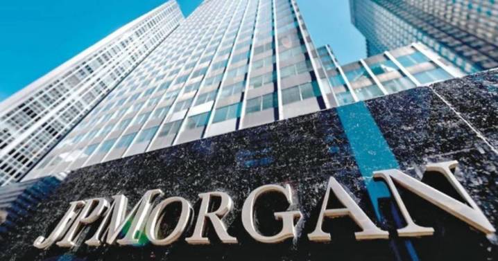 Otra ayuda para Milei: JP Morgan deja de informar el Riesgo País en tiempo real