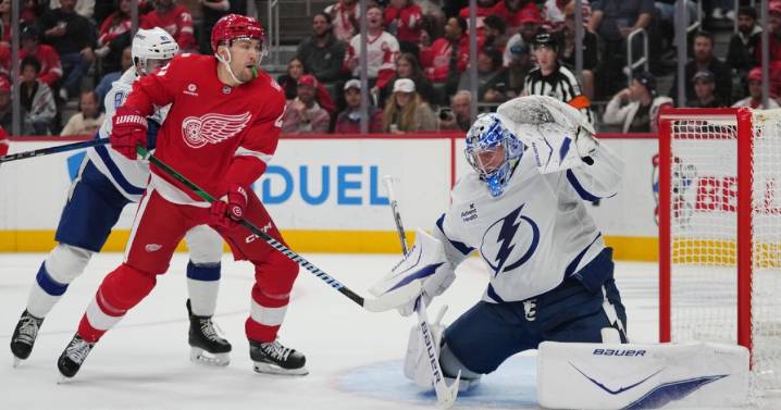 Larkin's overtime goal lifts Red Wings past Lightning, 2