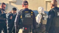 ICE apareció en un edificio de Chicago y se llevó a 37 personas en una redada masiva