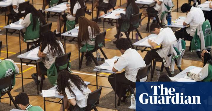 Students grumble over essay prompt and how paper was stapled as English exam kicks off HSC