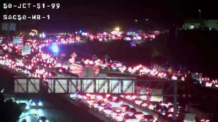 Reportan accidente de helicóptero en autopista de Sacramento